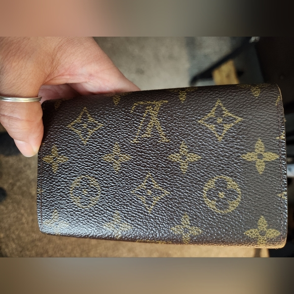 Authentic Louis Vuitton Preloved Mono Zippy Wallet - Picture 11 of 12